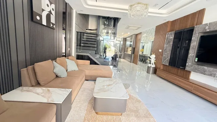 🏡BÁN NHÀ 3 TẦNG ĐẸP CÓ THANG MÁY ĐIỆN NĂNG LƯỢNG NỘI THẤT XỊN NHẬP KHẨU– KĐT MỸ GIA GÓI 5, NHA TRANG 🌷
🍀Mã căn: Gói 5 Thái Hưng 11LK5.12