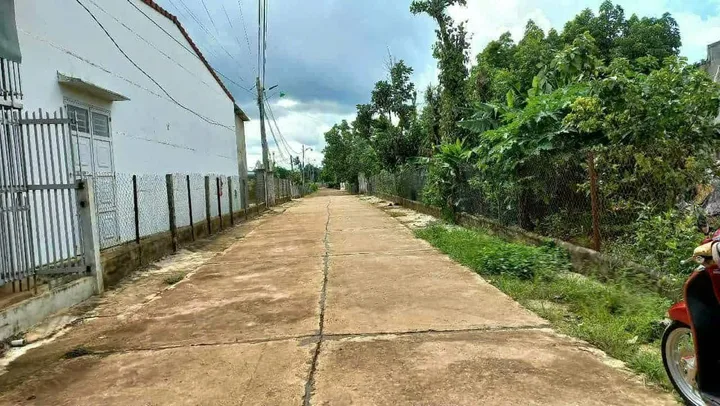 Bán đất 449.3m² có sẵn 80m² thổ cư ngang 12.0m giá 1 tỷ tại Xã Ea M’nang