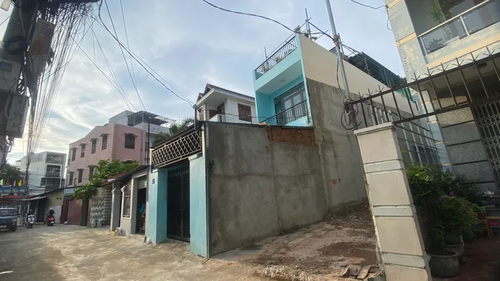Cần bán Lô đất đẹp sát đường 2/4 ( cách đường lớn 4 căn nhà) Vĩnh Hả