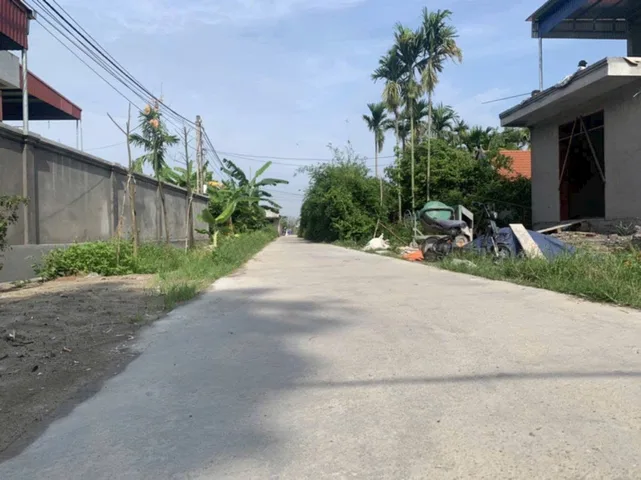 lô đất 2 mặt thoáng tại thôn giữa Hoa Động
L/h:076.231.9990 em Thuý 
Vị trí lô đất nằm trên trục đường thôn thông rộng 2 ê tô đánh võng.

- Bán kính 100m đầy đủ tiện ích trường học, chợ, từ lô đất ra tới dự án Hoàng Huy

----Giá 2 ty7xx