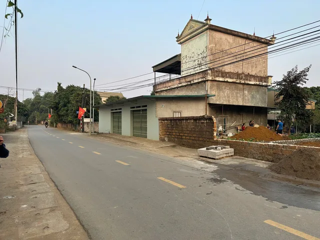 CHÍNH CHỦ CẦN TIỀN BÁN NHANH LÔ ĐẤT 100M2 SÁT NGÃ TƯ LỤC QUÂN - CÁCH QL21 CHỈ 150M
