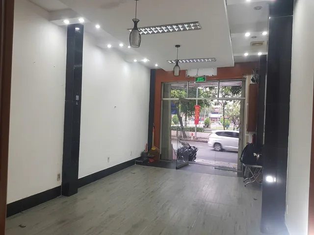 Mặt tiền nhà cho thuê làm văn phòng, khu vực trung tâm