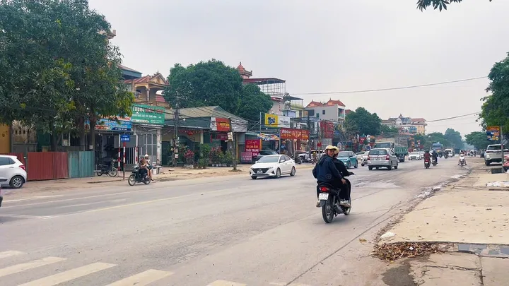 100m FULL Thổ đất CNC Hòa Lạc, View Sân bóng, sát VILLA biệt thự, gần QL21, Đường 2 ô tô
