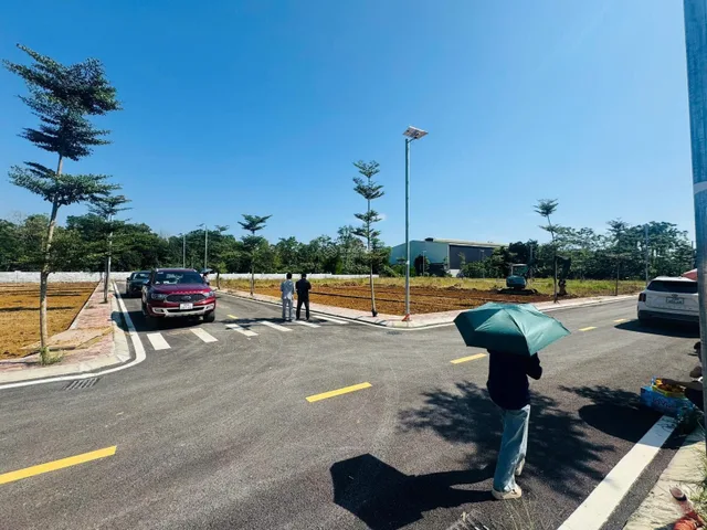 Cần tiền kinh doanh, bán gấp lô đất sổ đỏ 108m vị trí TĐC Vai Réo