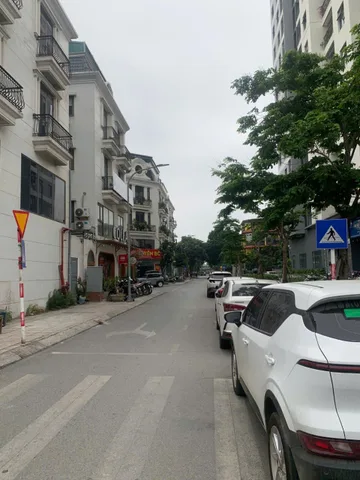 Bán đât 80m  Mặt tiền 5m lô góc 3 mặt thoáng ,giá nhỉnh 7 SÁT HỌC VIỆN NÔNG NGHIỆP 1 ,.