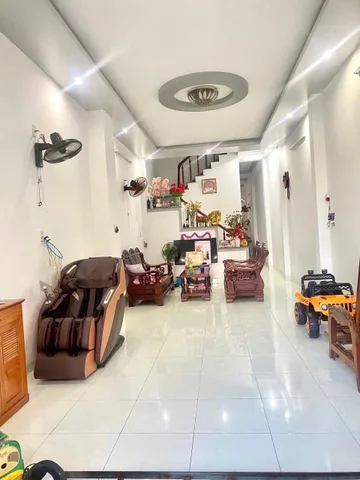 🔥BÁN NHÀ 3 TẦNG – HẺM Ô TÔ ĐƯỜNG TRẦN PHÚ, NHA TRANG
📍 Ngay vòng xoay Hoàng Diệu – cách biển 100m
 • 📐 Diện tích: 84,7m² (ngang 4m)