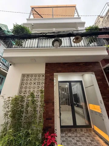 Hạ giá còn 2tỷ 450 sở hữu nhà 34m² đường Nguyễn Đình Chiểu, P4, Q3. Xây 3 tầng