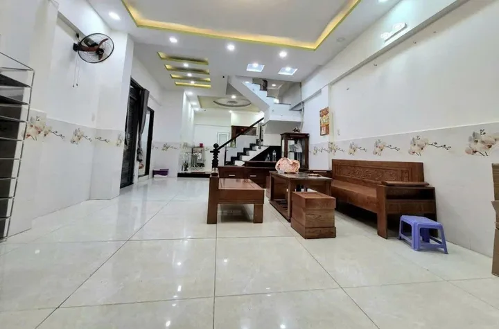 5.5 TỶ – HXH – 80M² – NGANG GẦN 5M, NỞ HẬU 6.8M.P.10, Quang Trung – gần THCS Quang Trung.