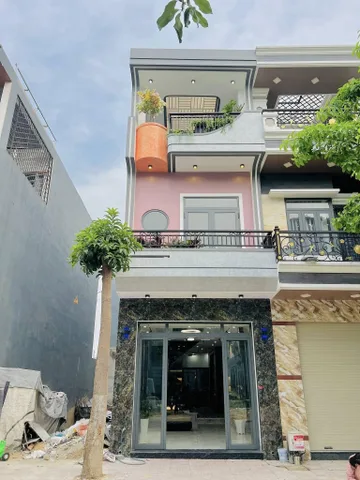 Nhà giá rẻ chủ cần bán gấp ngay Nguyễn Duy Trinh, Q.2 1tỷ95 75m2.SHR hẻm xe hơi ra vào thoải mái