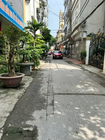 Bán nhà Ngô Gia Tự Việt Hưng, Hai thoáng, Ngõ nông, Thông, 15m ra Ô tô Tránh. 42m²- 7.5tỷ