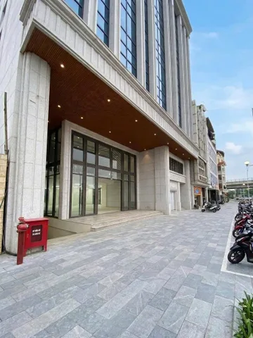 TÒA NHÀ MẶT PHỐ HỒNG TIẾN. LONG BIÊN. 480M2 - 10 TẦNG. THANG MÁY. MT 18M.