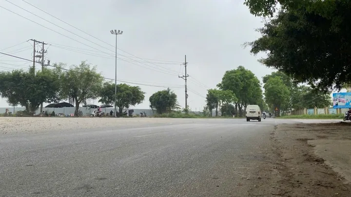 Đất Hoa hậu, kinh doanh.tiềm năng, gần sân bay nội bài