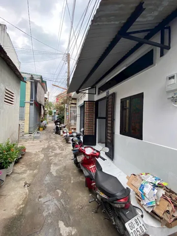 Nhà Gốc 3Mặt Tiền , Sổ Riêng, Thổ Cư, Chỉ :1Tỷ450