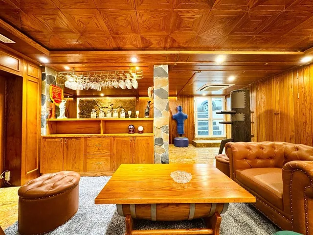 Biệt thự VƯỜN ĐÀO. VIP Lạc Long Quân. Dành cho giới thượng lưu. Hàng xóm toàn lạnh đao cao cấp. Vừin hoa nội đô. Bảo vệ 24/24