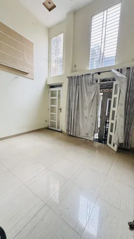 BÁN NHÀ CĂN GÓC 2 MẶT TIỀN ĐƯỜNG XE HƠI QUẬN 4