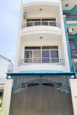 🔥 BÁN NHÀ CHÍNH CHỦ HXH 2 XE TRÁNH NHAU NGUYỄN VĂN ĐẬU, P. BÌNH LỢI TRUNG – 4x15M – TRỆT 2 LẦU ST – FULL NỘI THẤT – GIÁ 11.9 TỶ TL 🔥