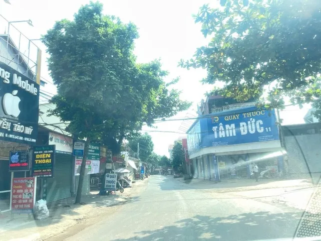 Đẳng cấp ko lỗi nhỏ tại minh trí cũ, đường rộng sạch sẽ, ô tô tránh, dân đông, gần đường 35