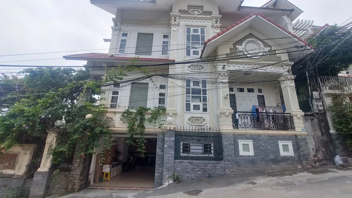 CHO THUÊ BIỆT THỰ KHU AN BÌNH, P. VŨNG TÀU - ĐI BIỂN CHỈ VÀI BƯỚC CHÂN. kHU VILLA