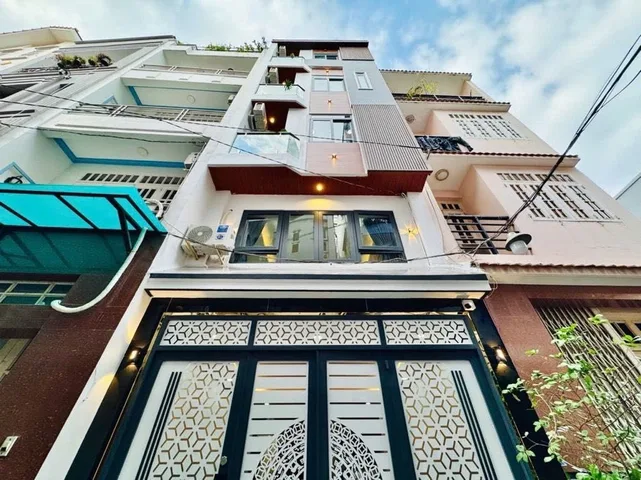 Cơ hội hiếm với nhà rẻ nhất thị trường ngay Huỳnh Văn Bánh, Q.Phú Nhuận 7tỷ21 95m2.SHR hẻm xe hơi