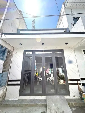🍀  chị Mai nhờ em bán căn nhà 150m2 ngay tại Tân Thông Hội, Củ Chi. Chị cần bán gấp với giá 780tr. nhà có sổ hồng riêng