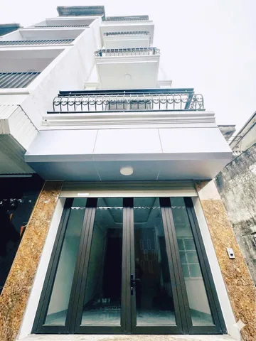 BÁN NHÀ P. VIỆT HƯNG 5 tầng -  NGÕ THÔNG, Ô TÔ QUA CỬA - HƠN 7 tỷ