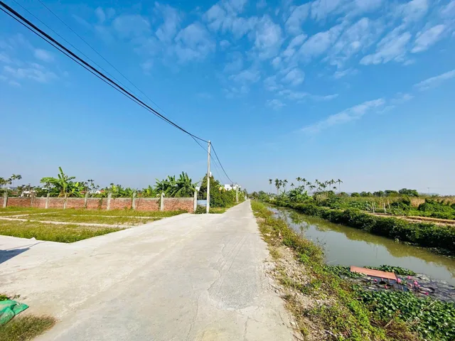 ✅ Duy nhất 1 lô góc mặt đường thôn TDP Đông -
L/h:076.231.9990 em Thúy 
Phường Thiên Hương ( Lâm Động cũ ) giá 1,7x tỷ ✅ 

-Nằm trên trục đường thôn rộng 6m ,view mương thuỷ lợi ,cánh đồng .Tương lai là đối diện đường Vành Đai 2  kết nối Hồng Bàng,Thu