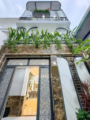 Chủ định cư nước ngoài bán gấp nhà hẻm Yên Thế, Phường 2, Tân Bình. 71.2m2 . Giá 3 Tỷ 750 triệu, đang có hợp đồng thuê 23tr/tháng. Sổ hồng riêng chính chủ hoàn công đầy đủ.