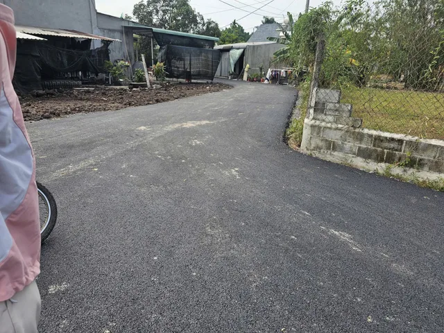 Bán lô đất ngay UBND xã Trung Lập , sổ sẵn , đường nhựa 7m , ngay khu dân cư
