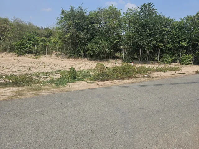 Bán lô đất vườn 874m2 ngay cây trôm , sổ sẵn , đường nhựa 12m , sổ riêng, đúng giá 1 tỷ 9