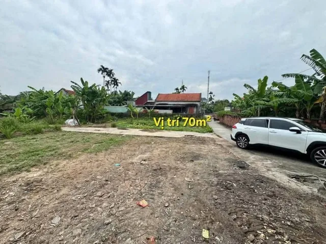 bán lô đất Hòa Bình - Thuỷ Nguyên.l/h:076.231.9990 em Thúy . 70 m đường thông 
- Đất nằm tại vị trí đẹp , trục đường thông.
- Diện tích : 70m2 ( ngang 5m + 2 mặt thoáng )
- Giá chỉ có . 1 tỷ 4x