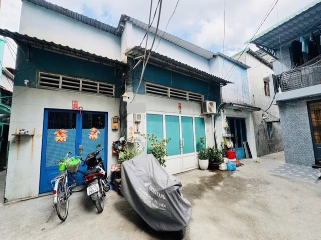 Ngang hiếm 9,7m; cạnh Nam Long; Lý Phục Man; 119m2 cách HXH 40m; chia làm 3 căn riêng biệt