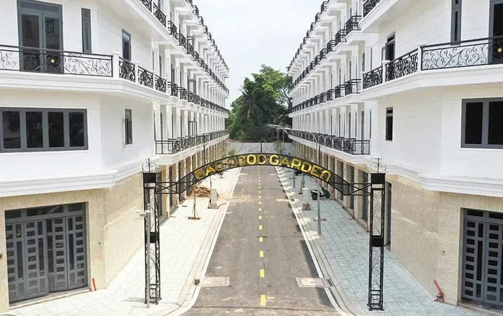 BÁN NHÀ PHỐ THƯƠNG MẠI KDC BẢO NGỌC HẺM XE TẢI, DÂN TRÍ CAO. 60M2 CHỈ 6 TỶ. LH:0842865935