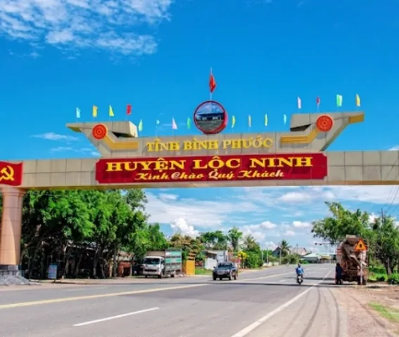 Chính chủ bán lô đất ở sổ hồng hơn 1050 m2, mặt tiền đường 12m, cách đường nhựa chỉ vài bước chân.