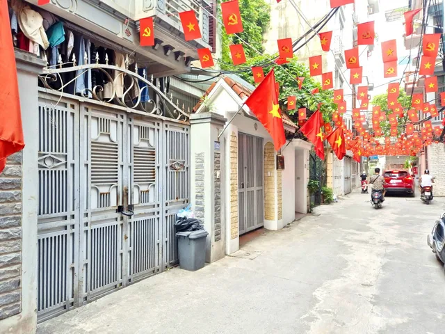 NHÀ ĐƯỜNG ĐỊNH CÔNG THƯỢNG. 5 TẦNG. GARA Ô TÔ. 9 PHÒNG.