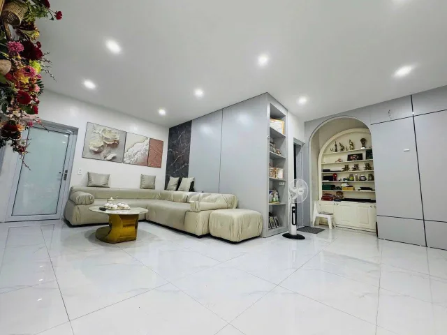 CHÍNH CHỦ: BÁN NHÀ ĐẸP 300M2 - NGANG 10M - NGÕ 46 VIỆT BẮC - ĐƯỜNG TO - Ô TÔ DỄ ĐI LẠI