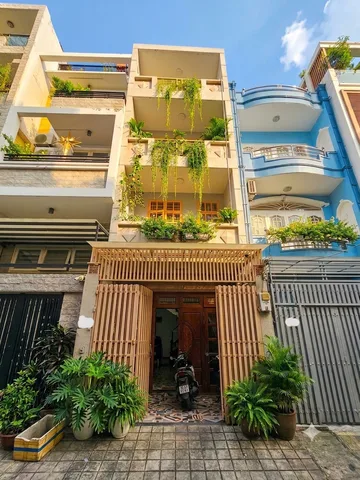 Bán nhà 4x16, trệt 3 lầu, ô tô đậu nhà sát rạch Xuyên Tâm ngay Nơ Trang Long