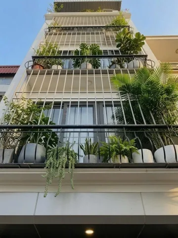 Nhà vị tướng quân đội đáng kính – Một nhà ra phố, dân trí cao, an ninh tuyệt vời – 33m2 x 5 tầng mới, nội thất xịn đẹp