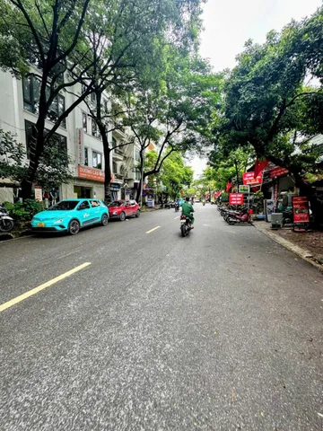 Nhà đẹp ngõ rộng 💥 Một bước ra phố gần hồ Linh Đàm, vào ở ngay đón tài lộc tới – Lô góc 42m2 xây mới 6 tầng thang máy
