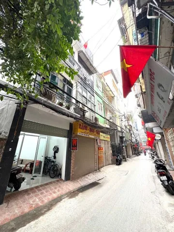 Căn nhà mang lại tài lộc thịnh vượng cho chủ nhân may mắn sở hữu 💥 Khu phân lô cán bộ Khuất Duy Tiến dân trí cao