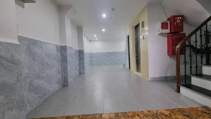 Bán nhà Định Công Thượng – Giá 15.3 tỷ – DT 55m² x 7 tầng – MT 5m – CCMN, thang máy, dòng tiền