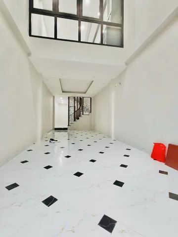 Bán nhà Định Công Thượng – Giá 15.2 tỷ – DT 50m² x 7 tầng – kinh doanh, thang máy, ô tô đỗ cửa