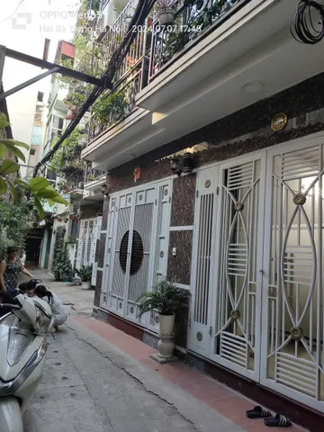 Bán gấp giá rẻ ô tô kinh doanh Ngõ Quỳnh 32m, 4 tầng, mặt tiền 4m, 8.5 tỷ Hai Bà Trưng.
