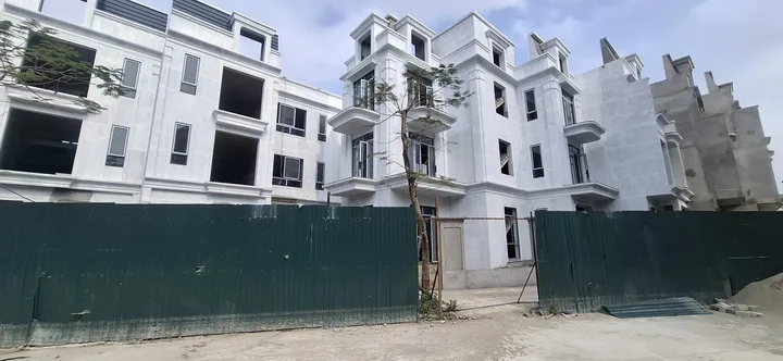 Bán nhà 178.1m² full thổ cư ngang 17.4m giá 10.6 tỷ tại Phường Sơn Tây