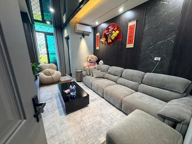 NHÀ ĐẸP Ở NGAY – 2 THOÁNG TRƯỚC SAU – VÀI BƯỚC RA HỒ GƯƠM – TRUNG TÂM Lò Đúc