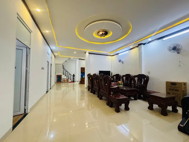 BÁN LẠI CĂN NHÀ SIÊU RỘNG - B3