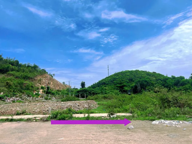 BÁN LÔ ĐẤT PHƯỜNG NAM NHA TRANG - CÁCH MẶT TIỀN PHONG CHÂU 10 mét.
- Diện tích: 120m2 thổ cư, Mặt tiền 6m, dài 20m, vuông vức
- Đường hiện trạng 10m - QH 14m
- Cách TĐC Đất Lành 300mét
- Bên cạnh là dự Án SunGroup
- Về Biển khoản 4,5km
- Phù hợp đầu