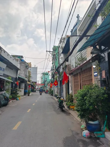 Nhà C4 hẻm 10m Lũy Bán Bích, giáp q11, 200m2, ngang 4.6m nở hậu 7m, DT 30tr/tháng