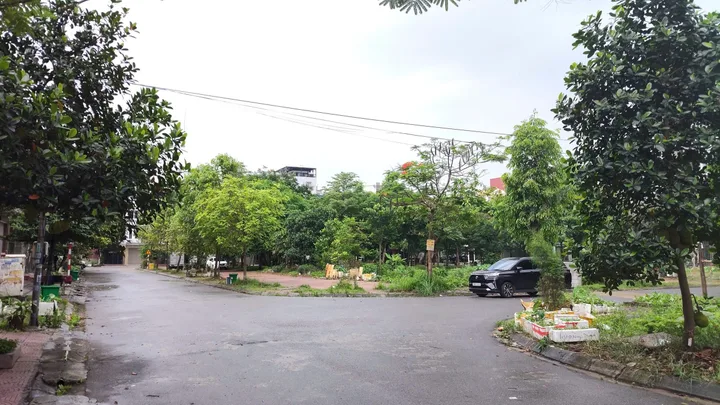 Bán đất khả lễ 2 không lỗi nhìn chếch vườn hoa. Diện tích 72m mặt tiền 4m hướng đông nam. Phường võ cường tỉnh bắc ninh