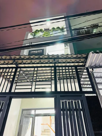 Vỡ nợ chính chủ bán gấp nhà 80,2m2 giá 3 tỷ 450 triệu đường Thành Thái, phường 14, quận 10, hẻm xe hơi 4m.