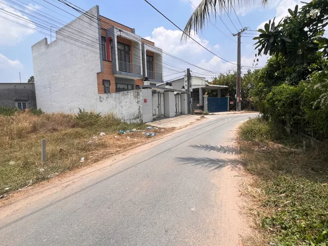 Bán đất 105m² có sẵn 50m² thổ cư ngang 5m giá 950 triệu tại Phường Trảng Bàng